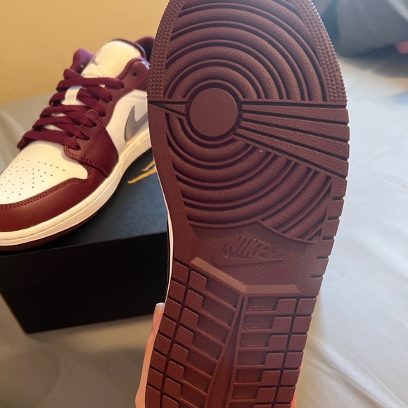 Air Jordan 1 low size 10 - Picture 3 of 5